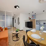 Апартаменты Blue And Orange With Desk In The Center By Renters