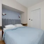 Apartmán Blue And Orange With Desk In The Center By Renters