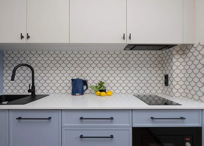 Blue And Orange With Desk In The Center By Renters Warsaw