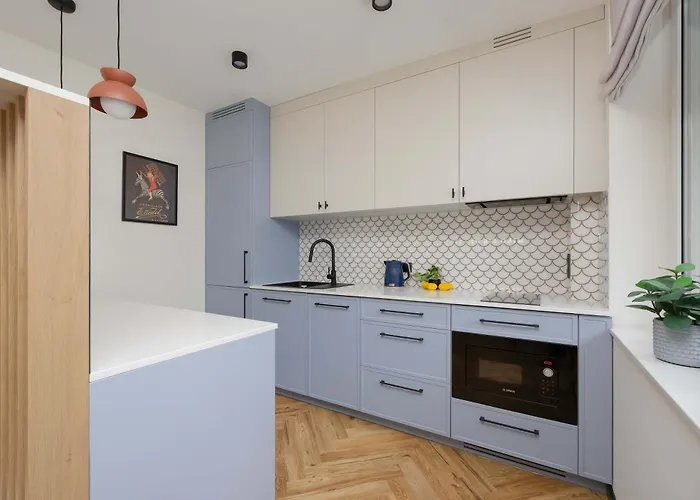 Blue And Orange With Desk In The Center By Renters